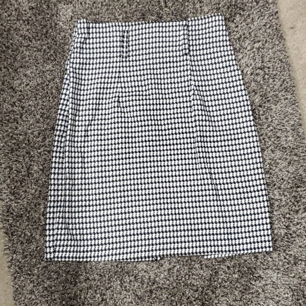 Black and white houndstooth 90's pencil skirt